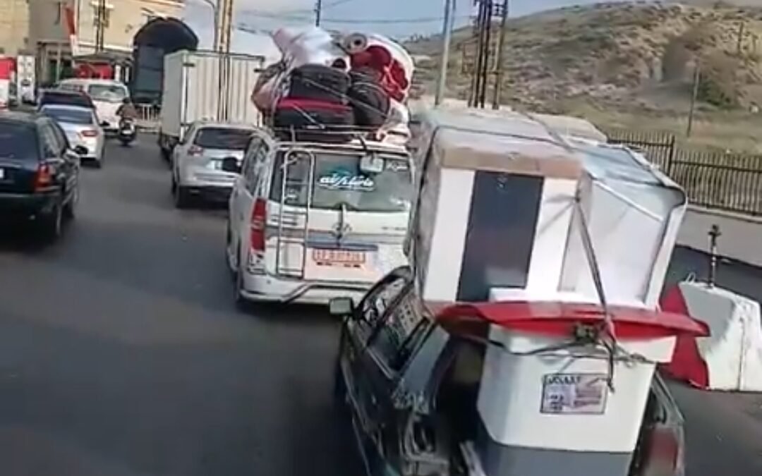 بالفيديو: حمولات ضخمة ومركبات بلا لوحات عند ضهر البيدر… أين الرقابة؟