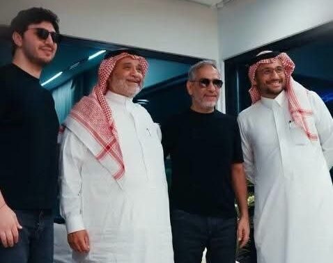 بالفيديو | بعد 14 عاماً من الغياب… فضل شاكر يصل إلى الرياض والأنظار تتّجه نحو عودته المنتظرة إلى المسرح!